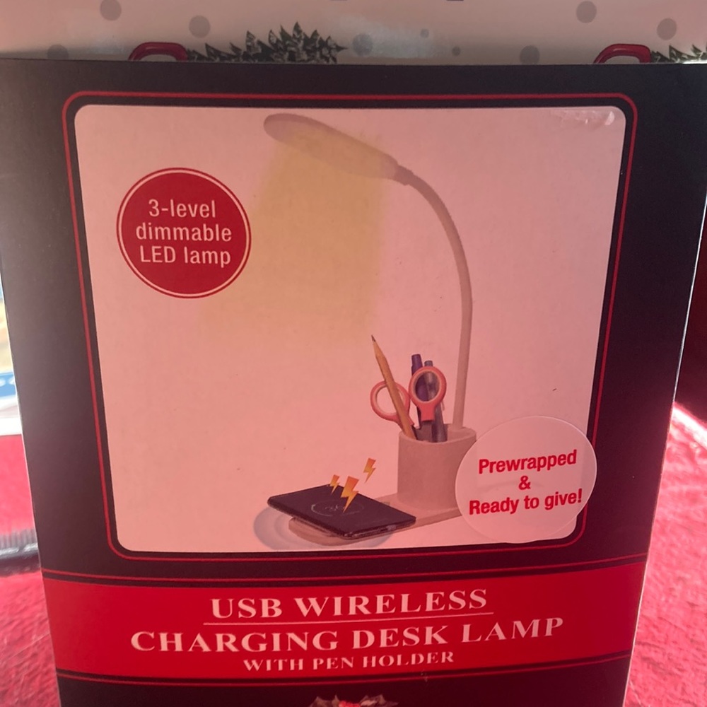 NWT USB Wireless Charging Desk Lamp w Pen Holder